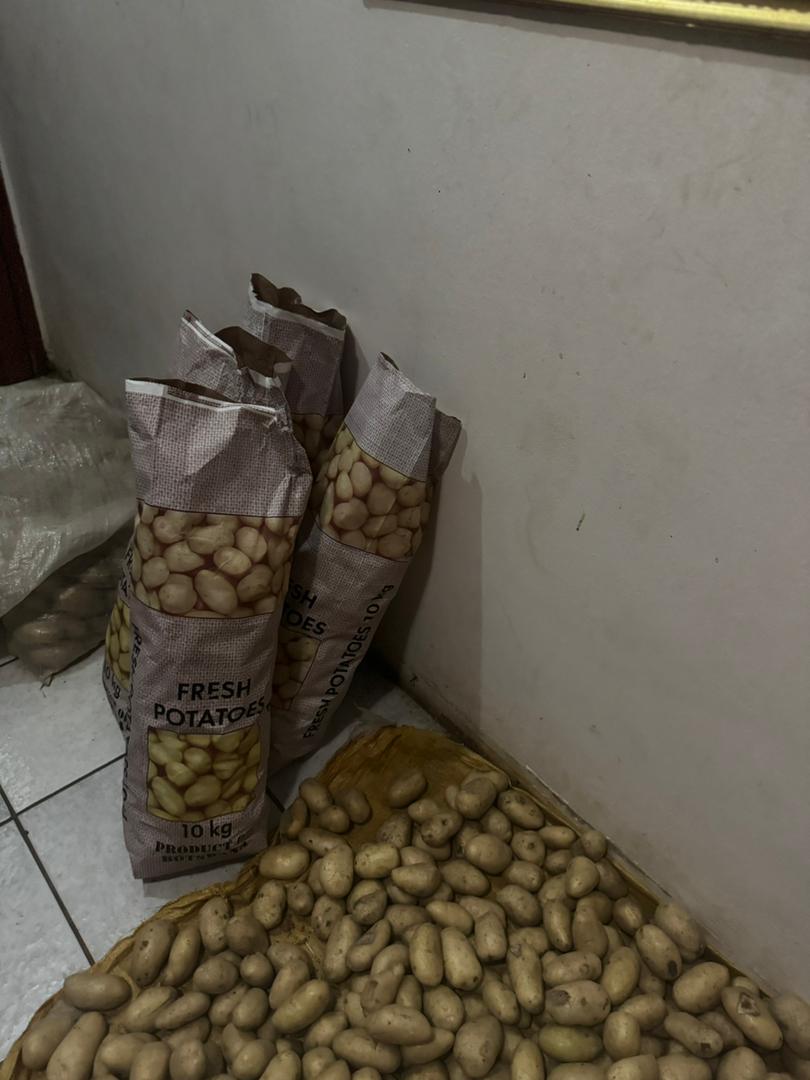 EXTRA LARGE POTATOES : (221-400g), ONLY IN 3kg- P50