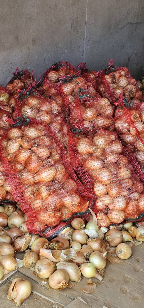 3kg small & medium white onions.P30 per bag.